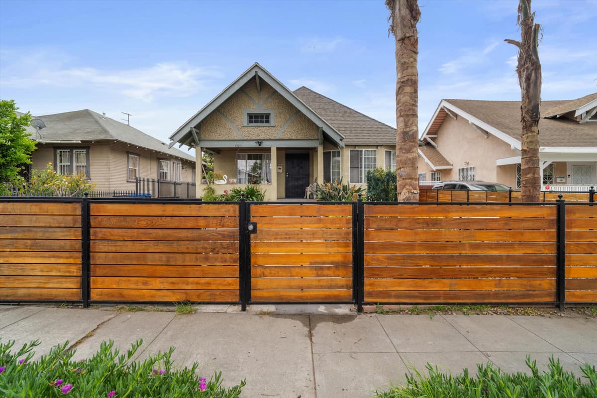1320 W 50th Street