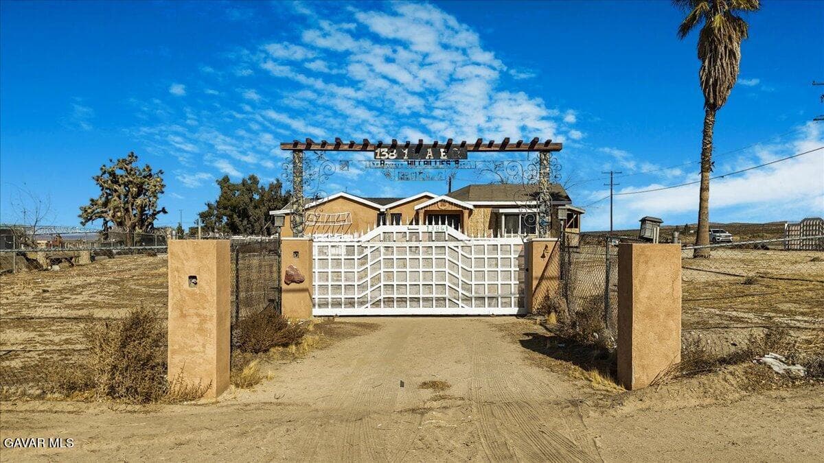 13861 E Ave G 6