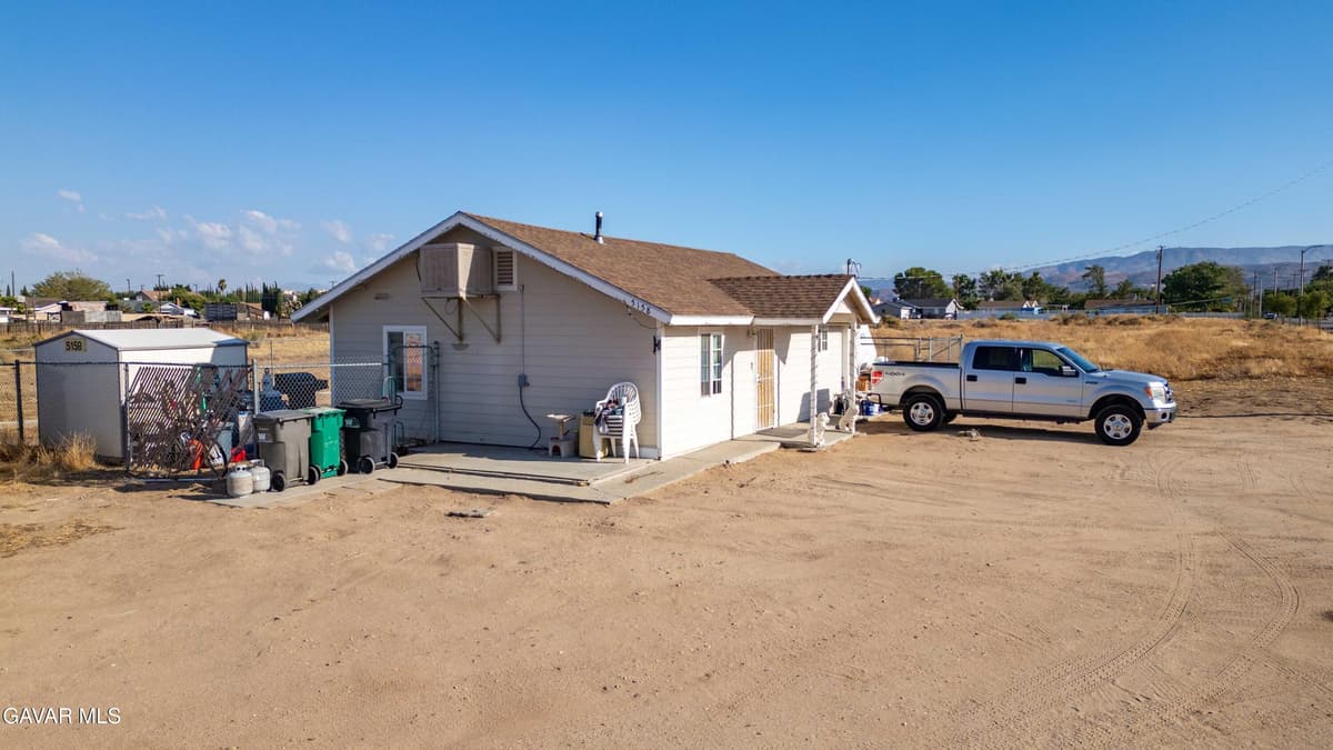 5158 W Ave L