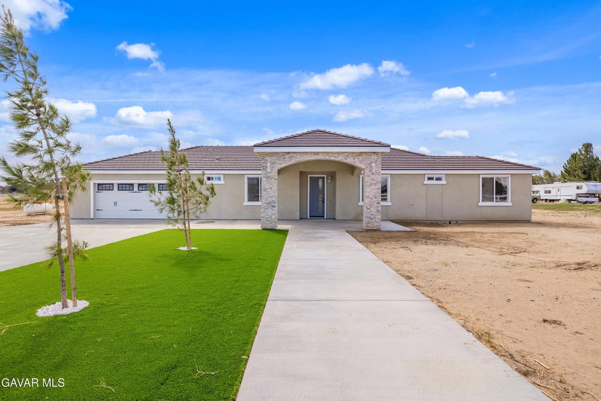 8746 W D4 Avenue