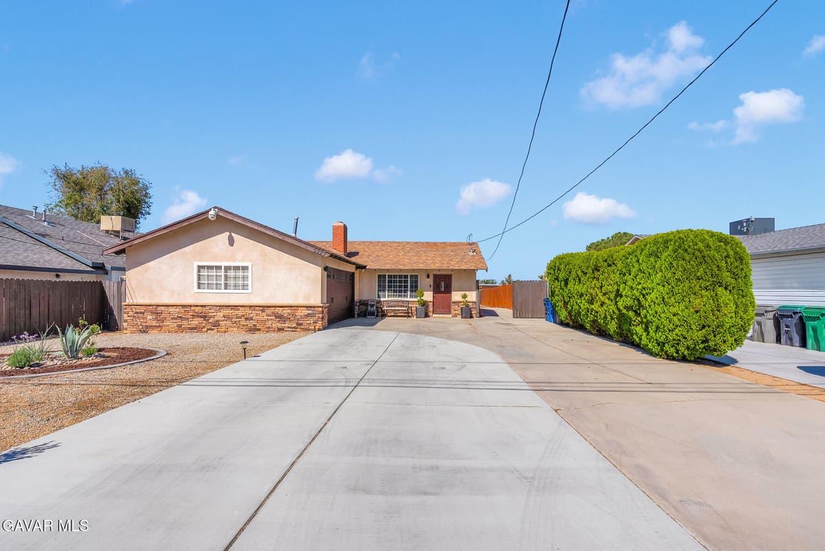 5327 Ave L 2