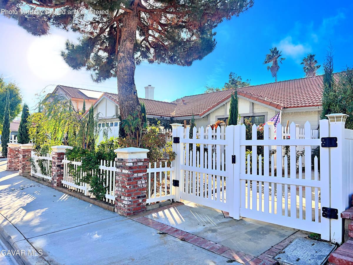 4544 Sungate Drive