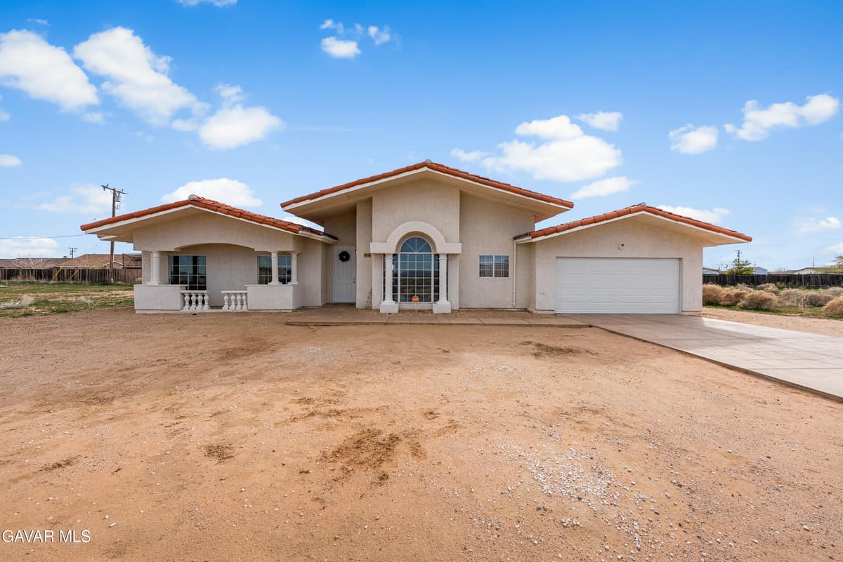 10448 Oleander Avenue