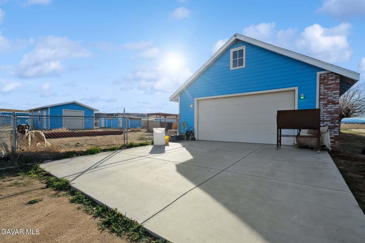 17050 Lancaster Road