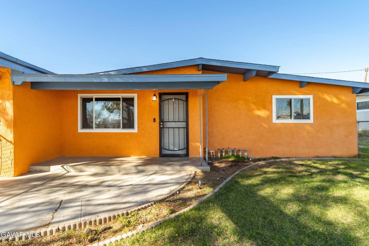15921 Melva Street — photo 3
