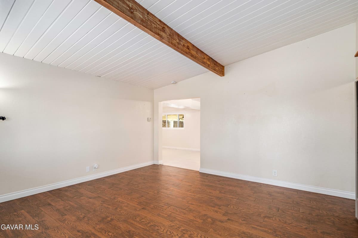 15921 Melva Street — photo 8