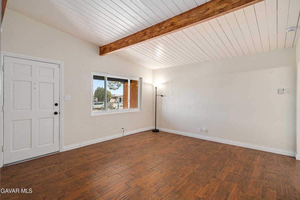 15921 Melva Street — photo 7