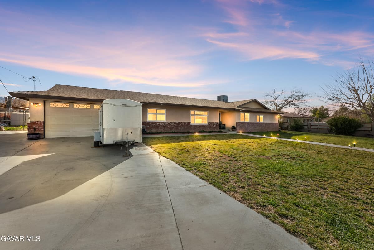8954 E Avenue T14