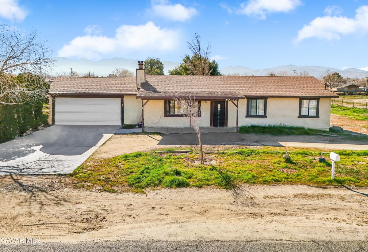 10120 E Avenue Q12