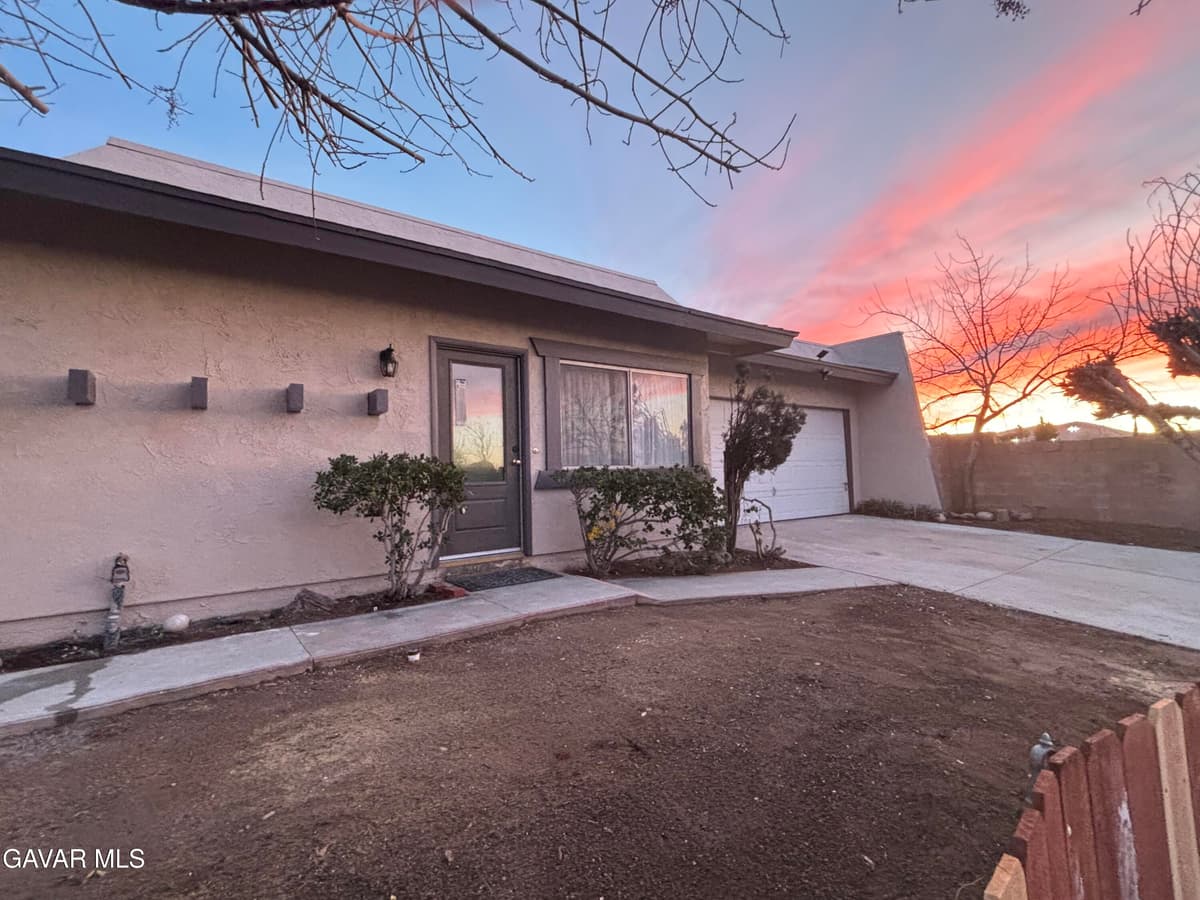3102 E Avenue Q13