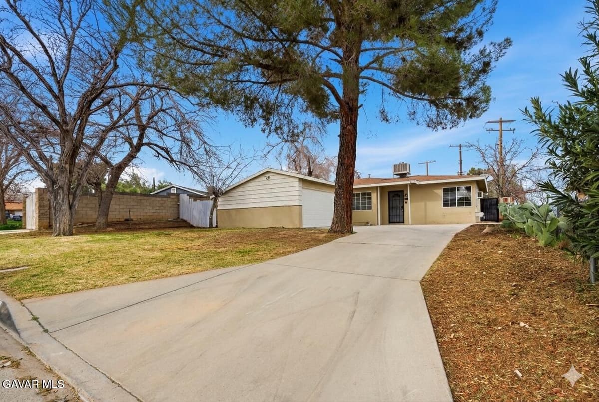 321 E Avenue R11