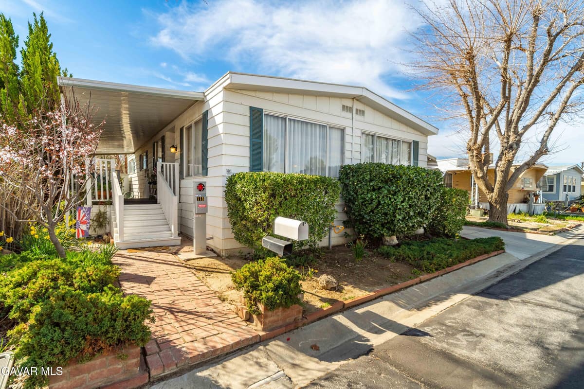 2550 E Avenue I