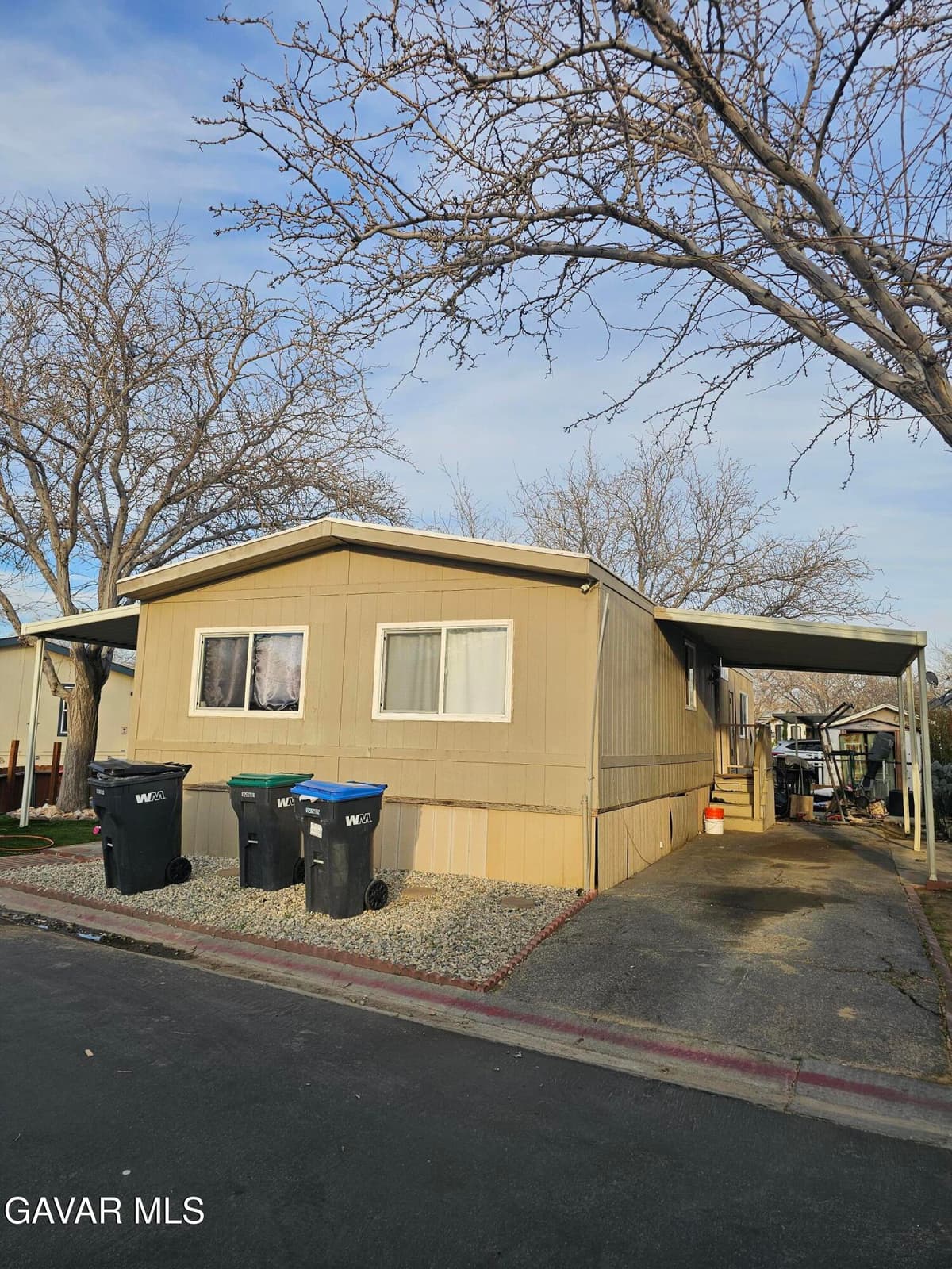 3524 E Avenue R