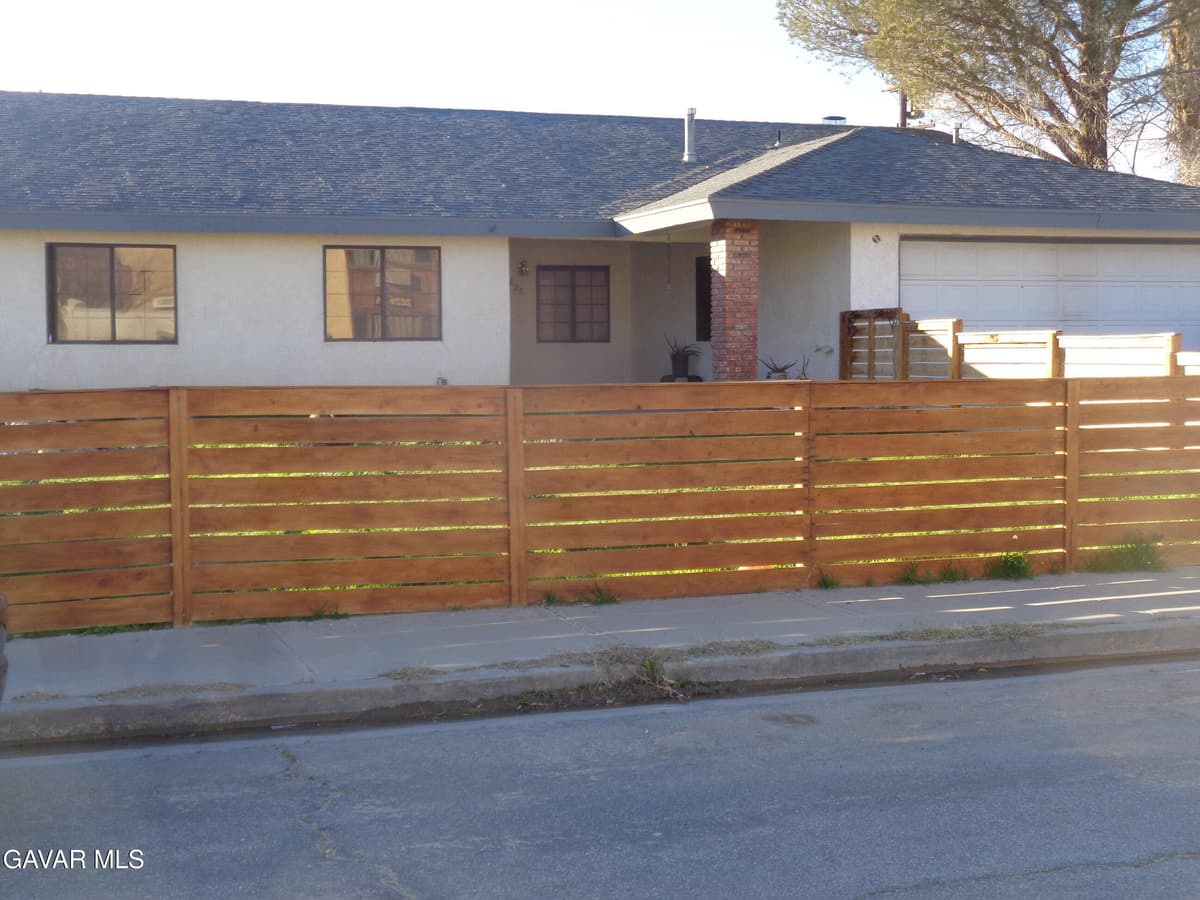 2825 W 28th Street