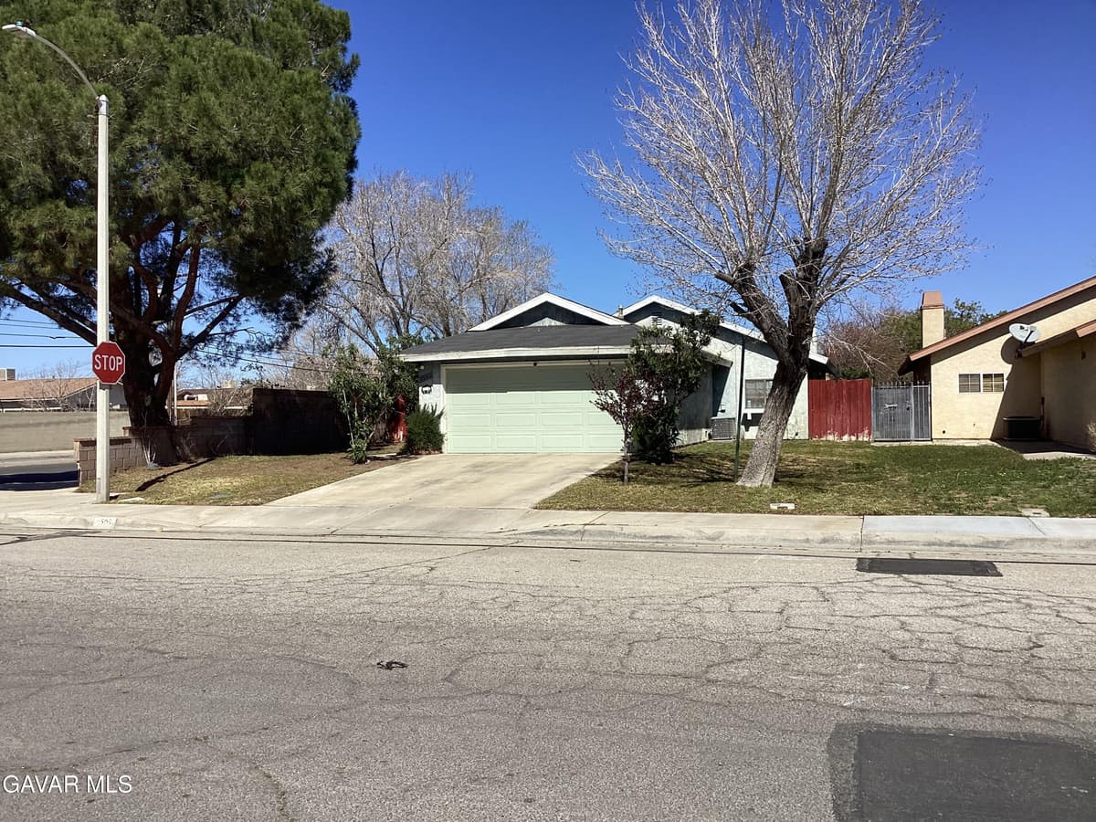 1503 E Avenue J3