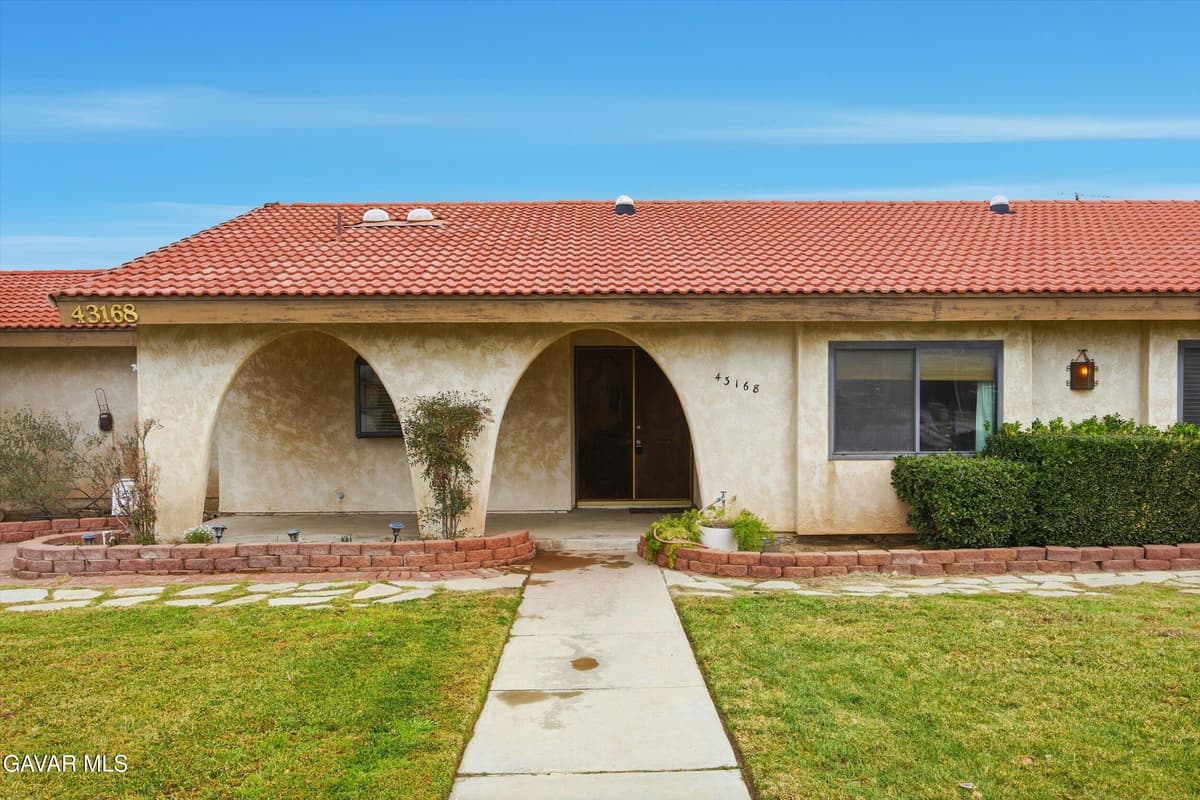 43168 W 45th Street