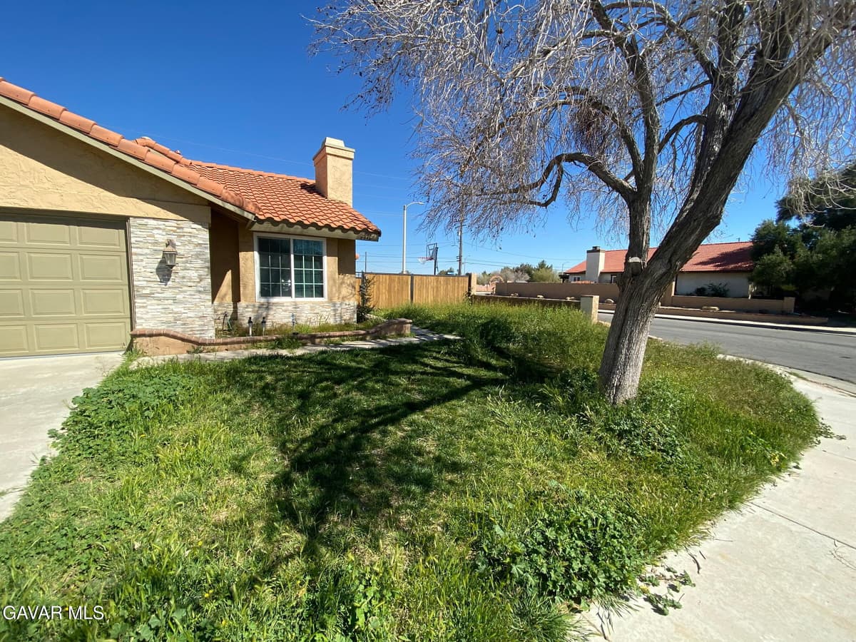 3217 E Avenue S1 — photo 2