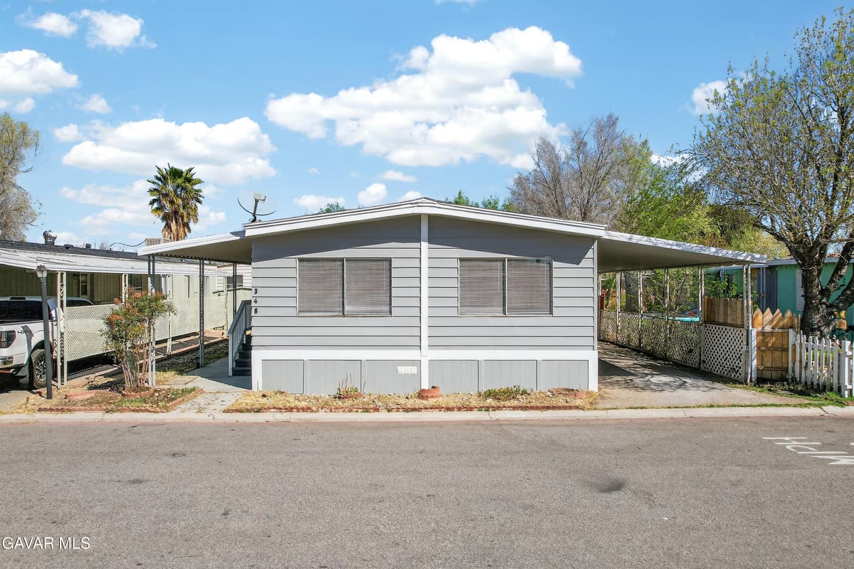 1301 E Avenue I