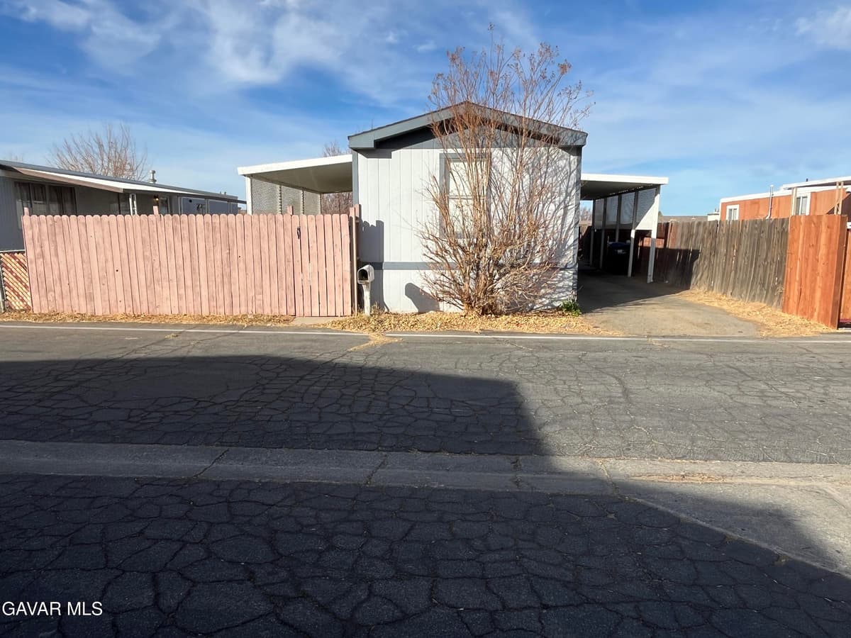 5711 W Columbia Way