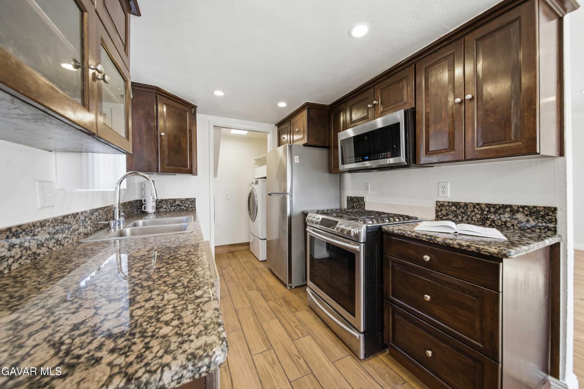 9047 Langdon