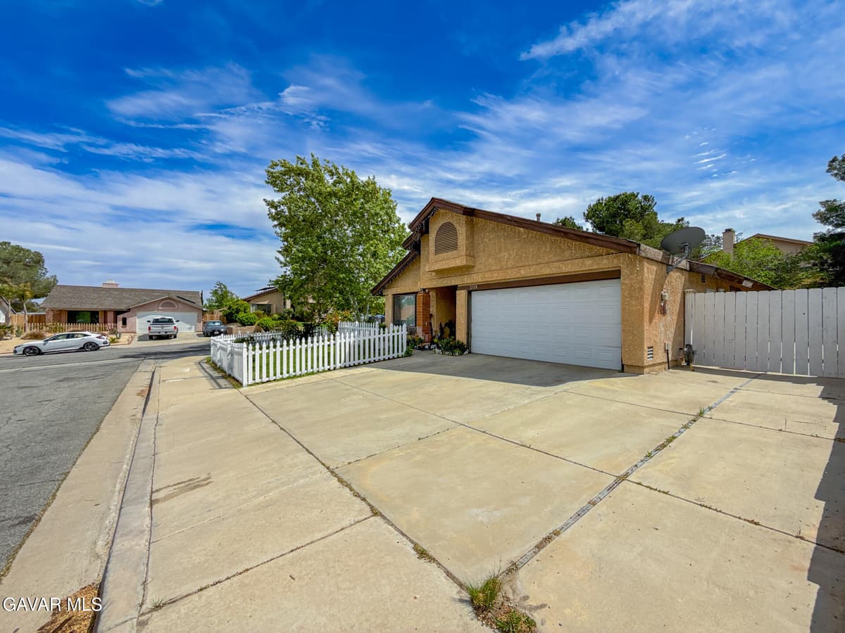 2528 Poker Plant Court