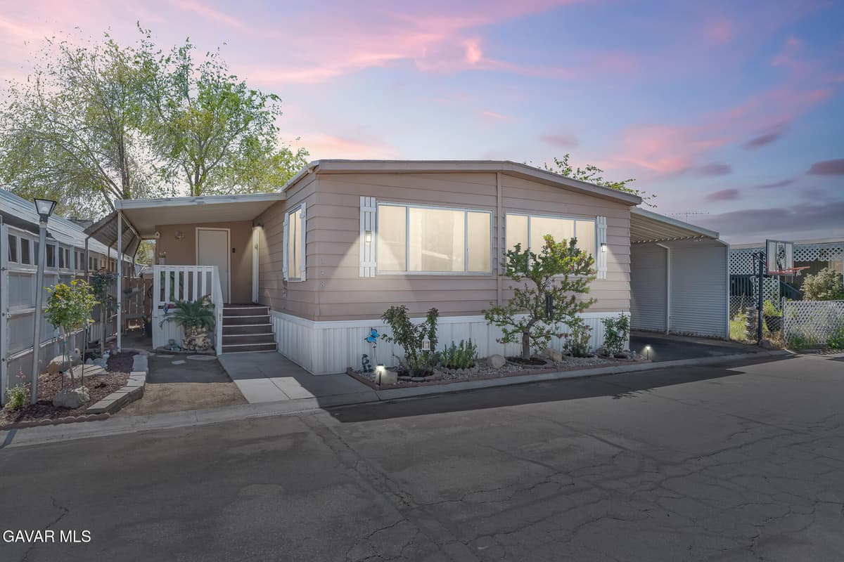 1301 E Avenue I