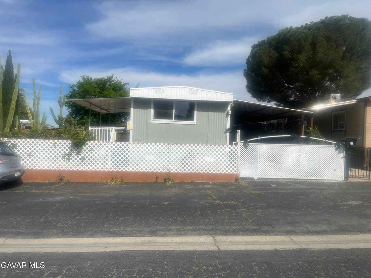 5711 Columbia Way