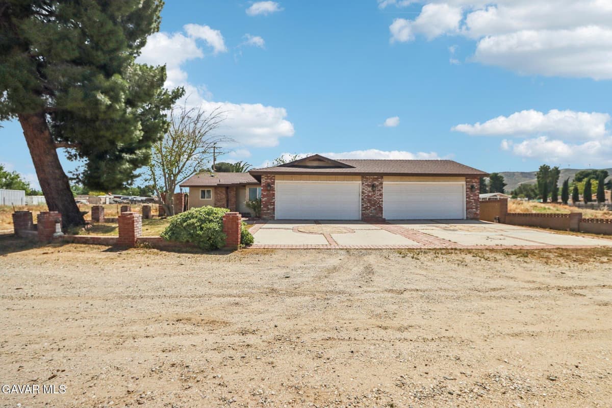 5209 W Avenue M-8