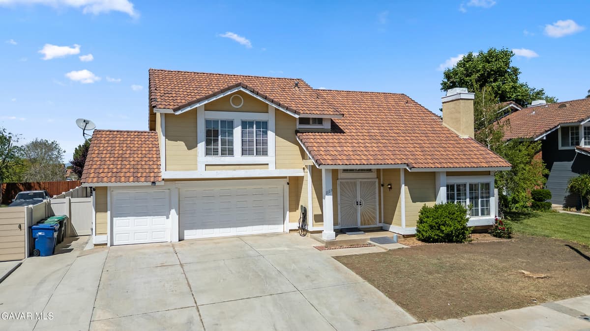 2123 E Avenue R12