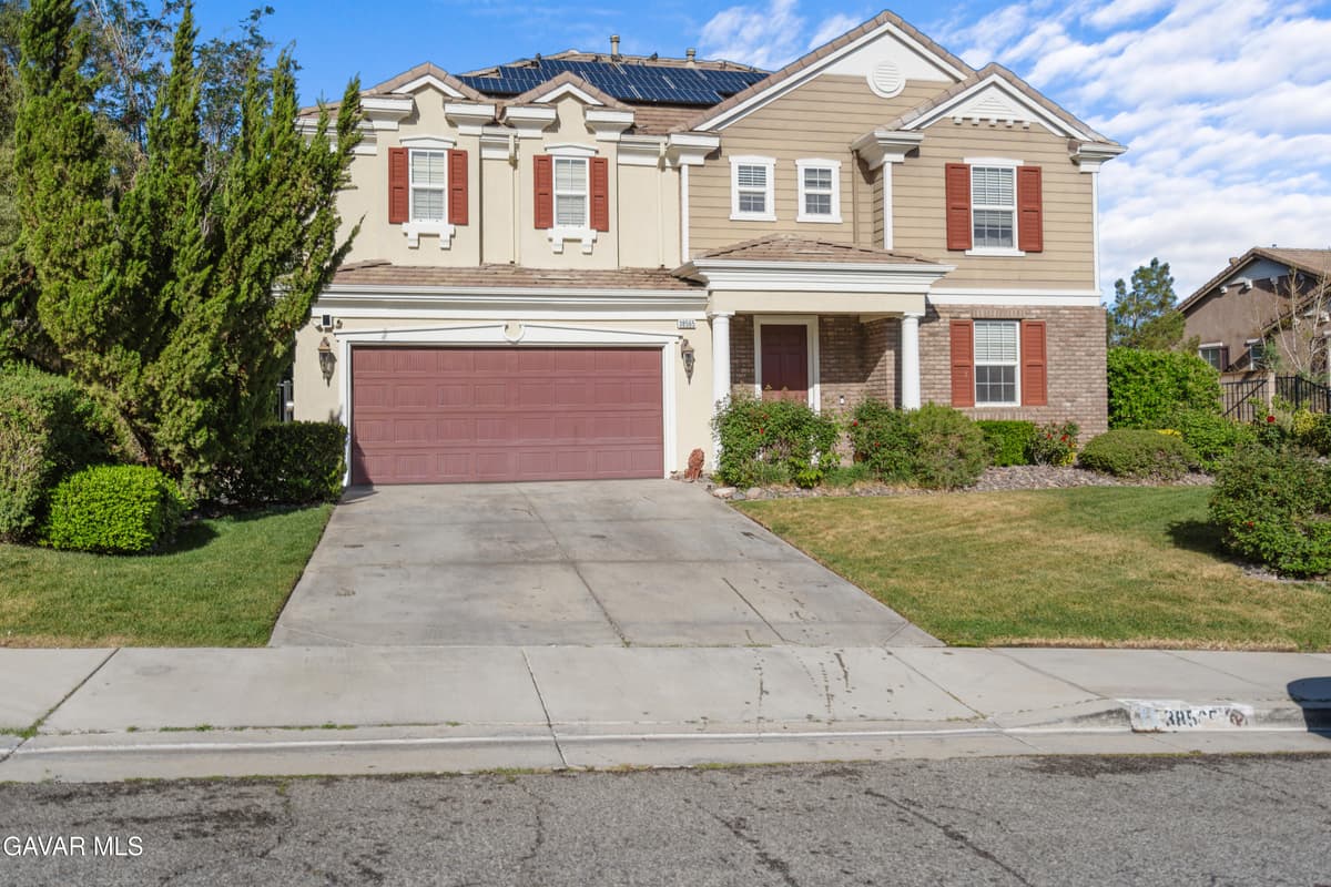 38565 Lion Way