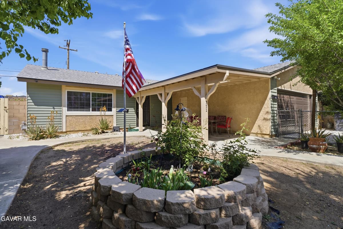 351 E Avenue J13
