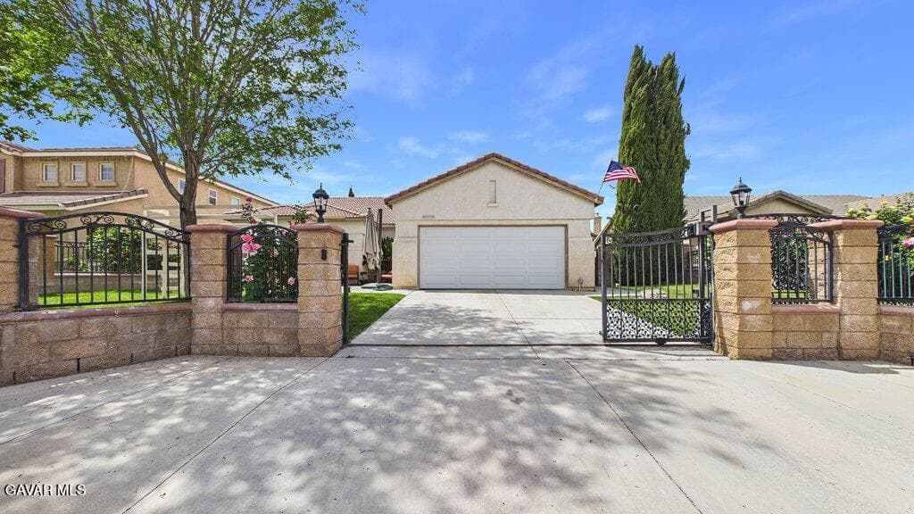 45759 Tiana Rose Street