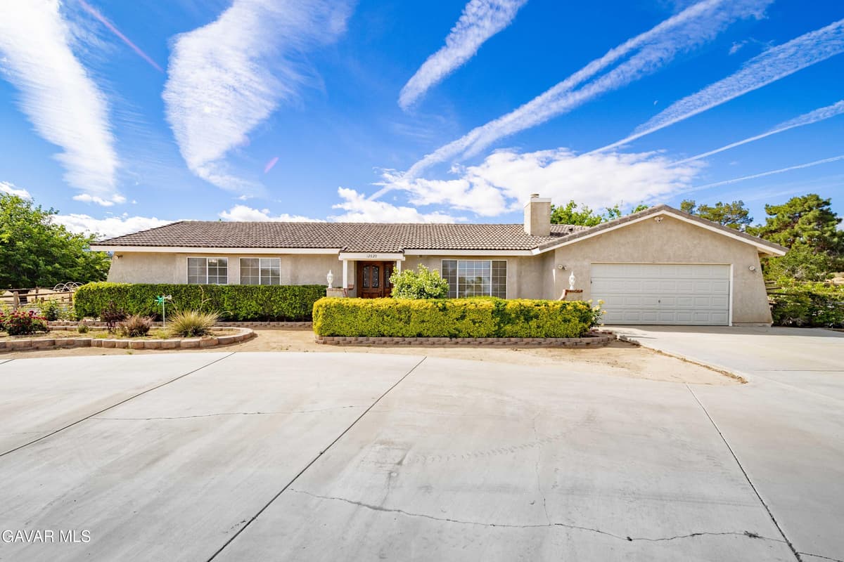 12820 E Avenue W13