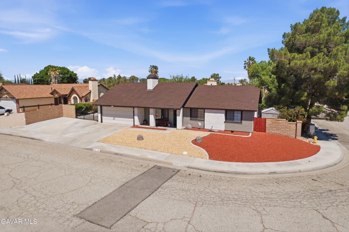 1721 W Avenue K9