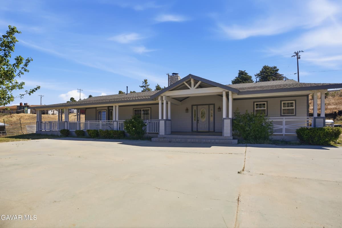 39646 W 87th Street