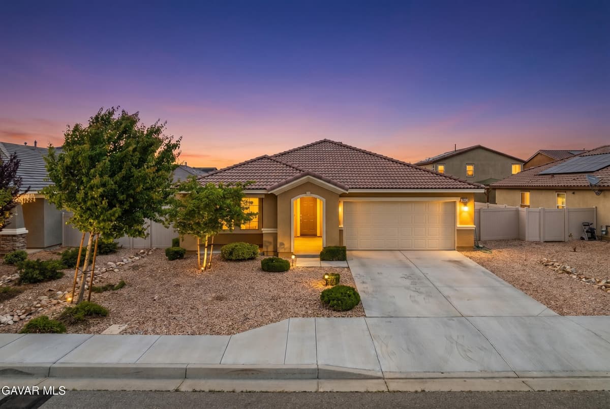 3561 E Garnet Lane