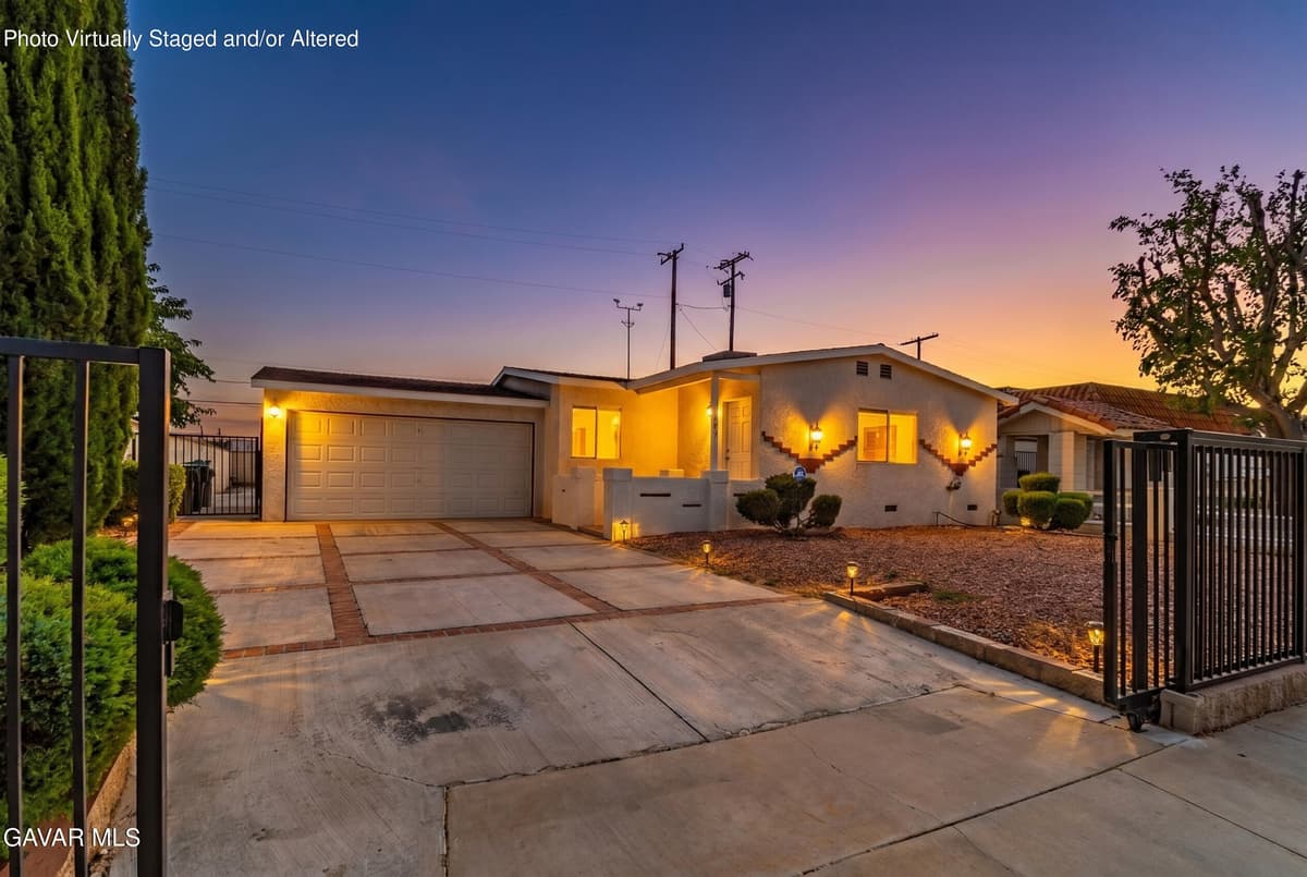 802 E Avenue Q4
