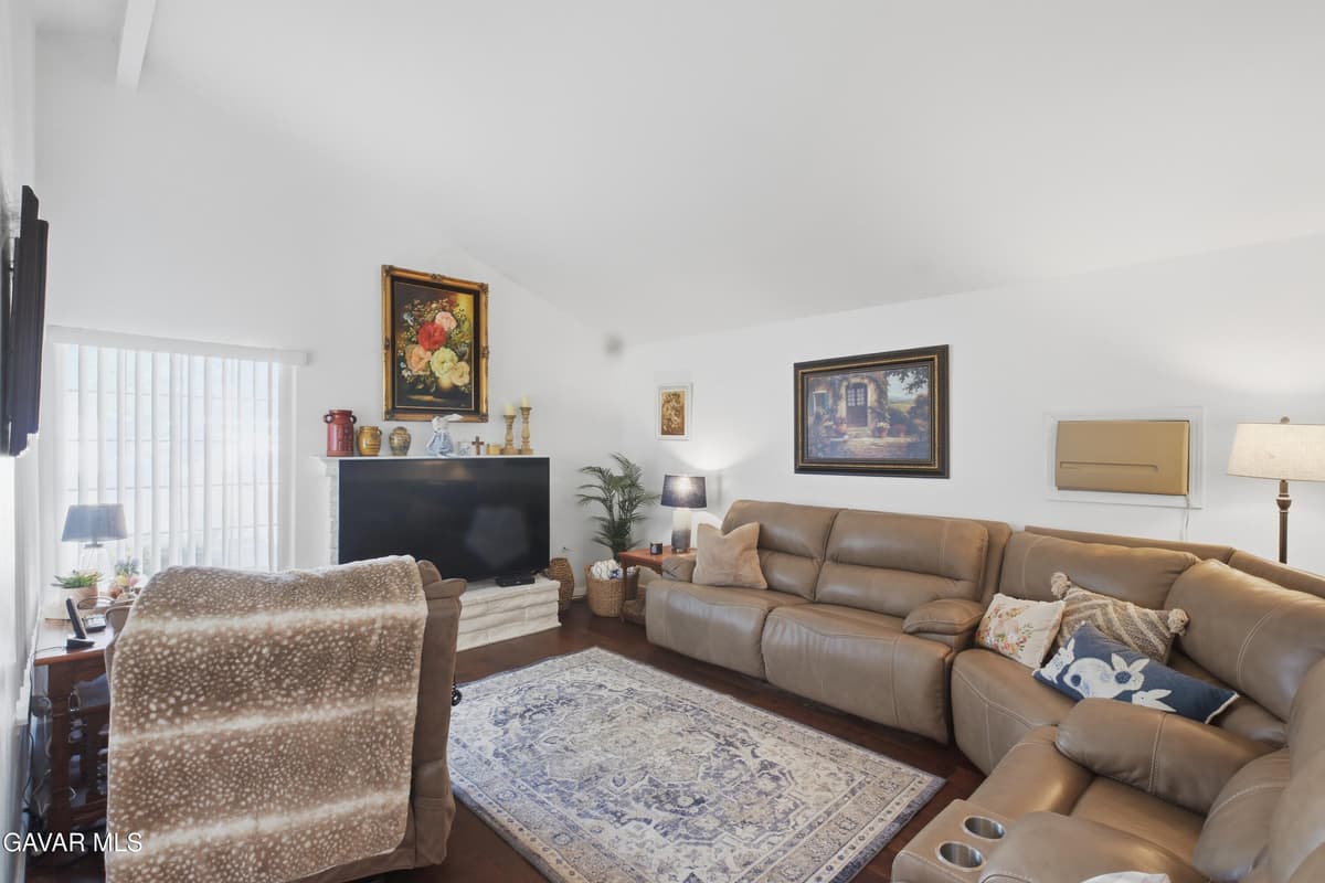 44933 Hanstead Avenue — photo 7