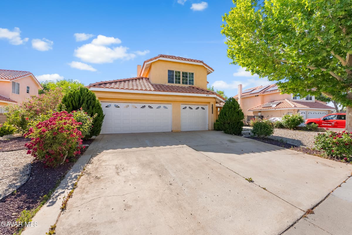 42337 Alicante Street — photo 4
