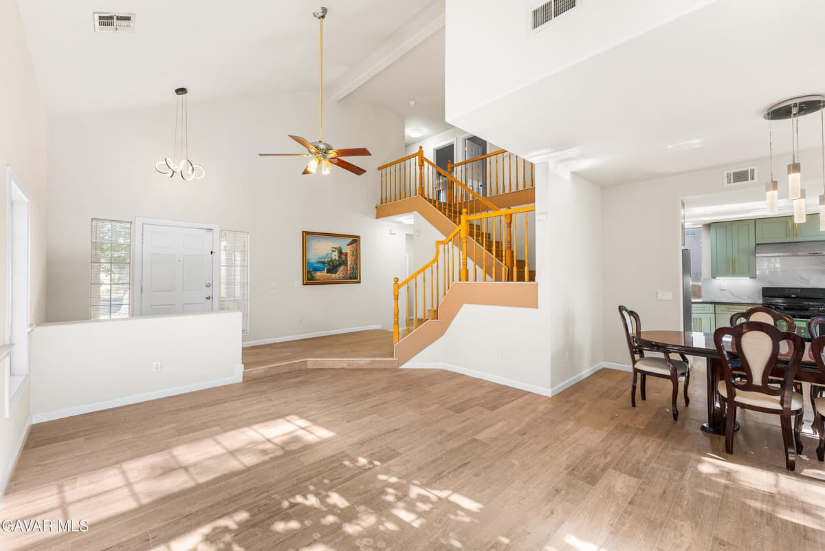 42337 Alicante Street — photo 8
