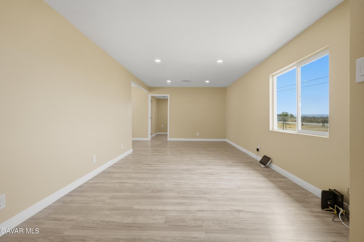16657 Foothill Avenue — photo 7