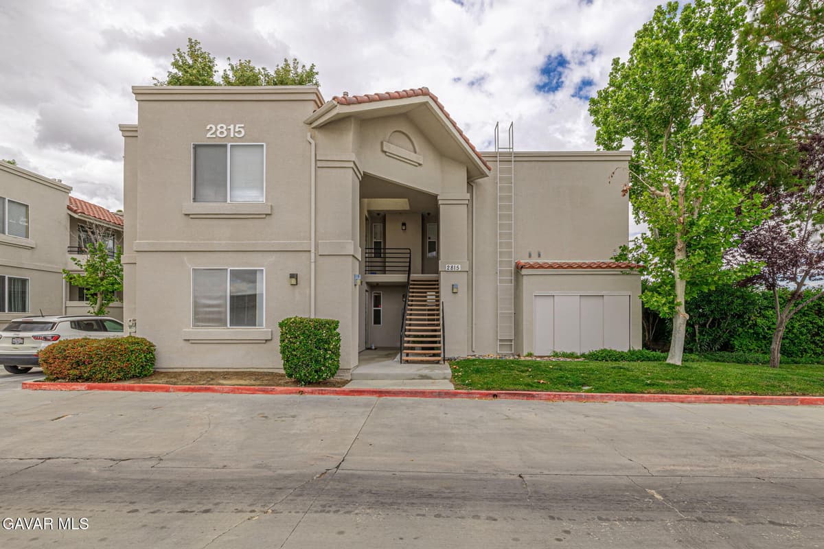 2815 W Avenue K12
