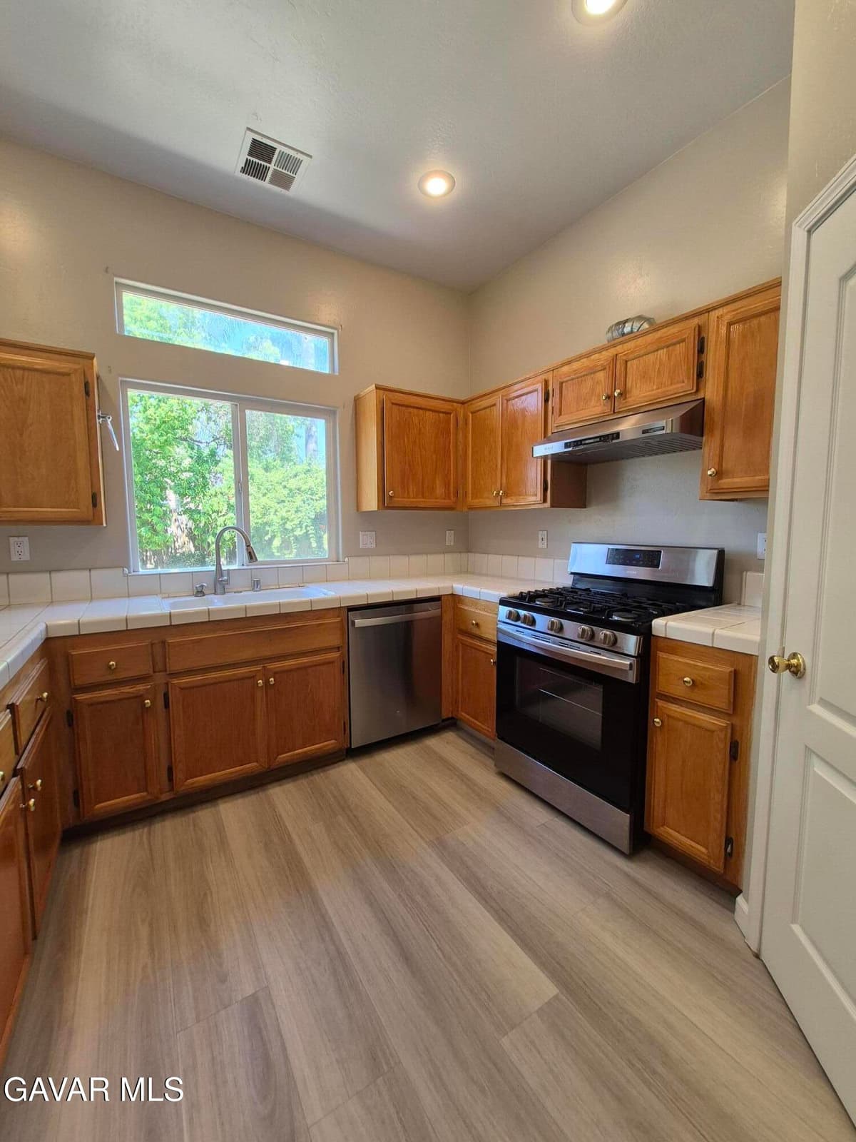 6710 Leaf Valley Drive — photo 3