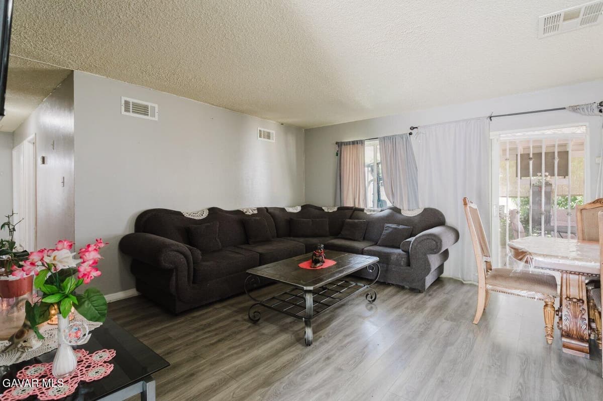 45437 Andale Avenue — photo 6
