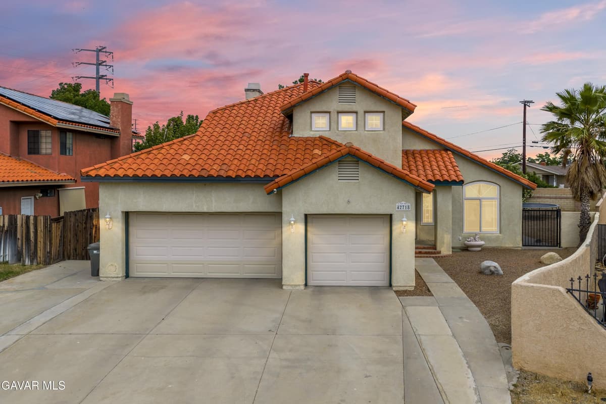 42718 Minstrel Drive