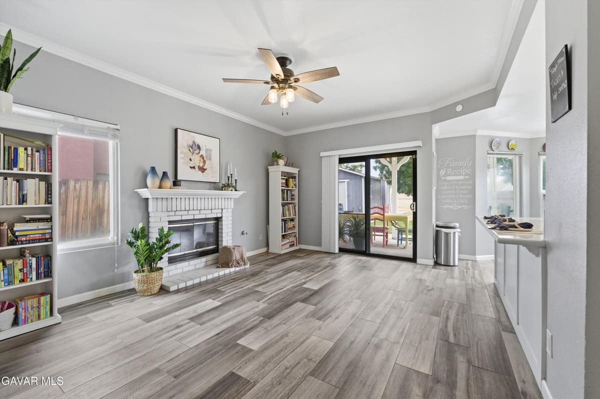 42718 Minstrel Drive — photo 5