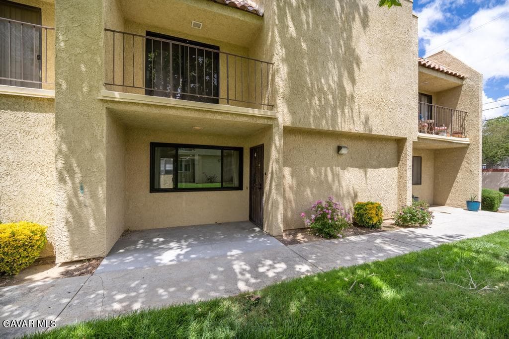 44200 Kingtree Avenue — photo 2
