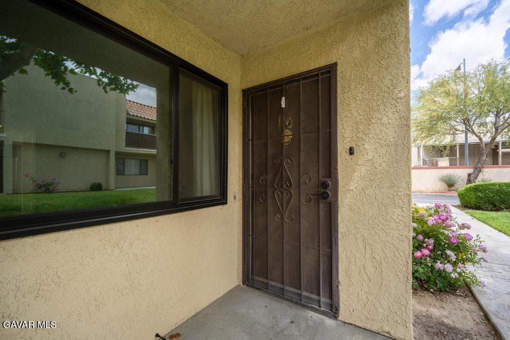 44200 Kingtree Avenue — photo 3