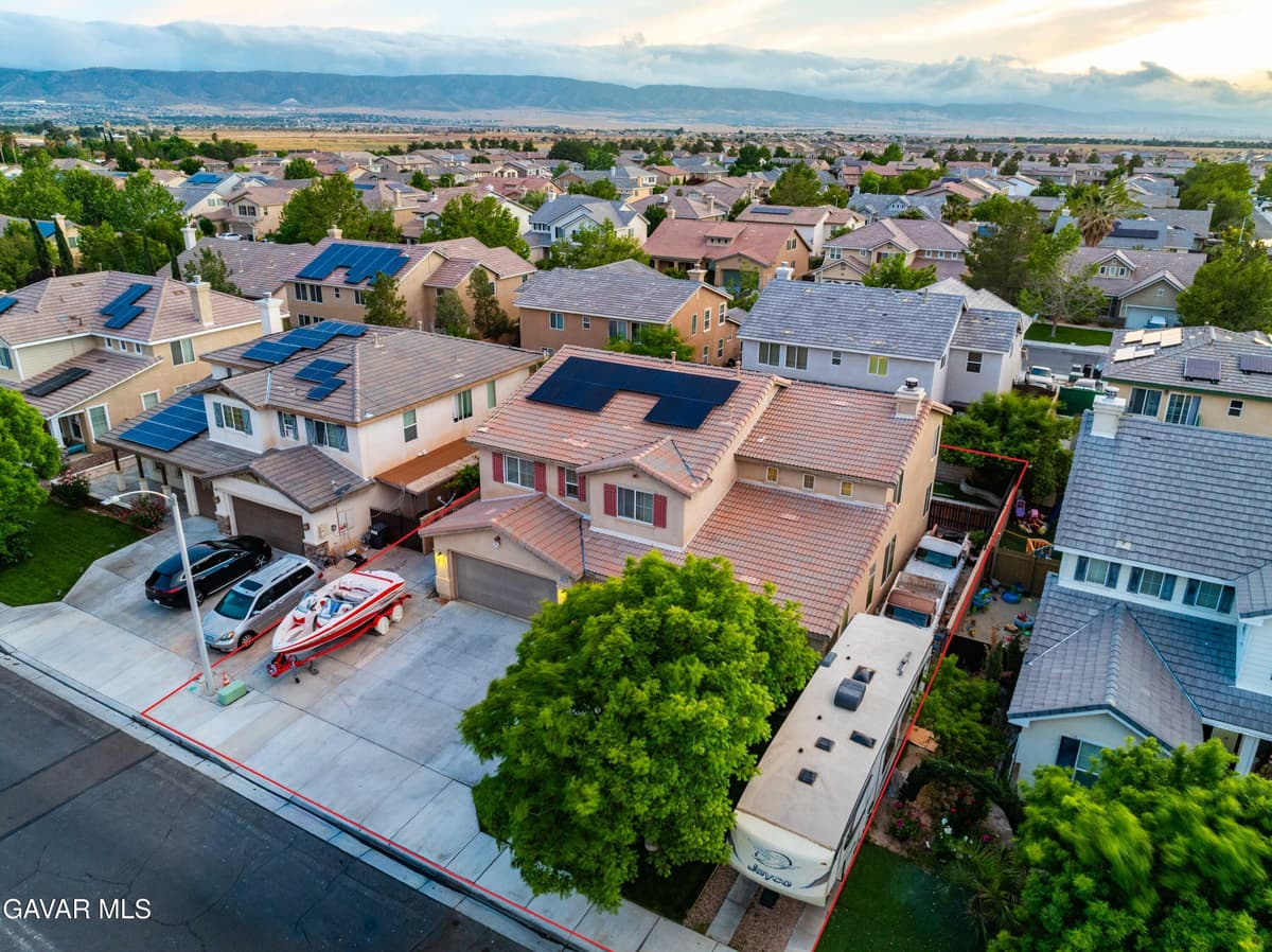44123 W 47th Street — photo 3