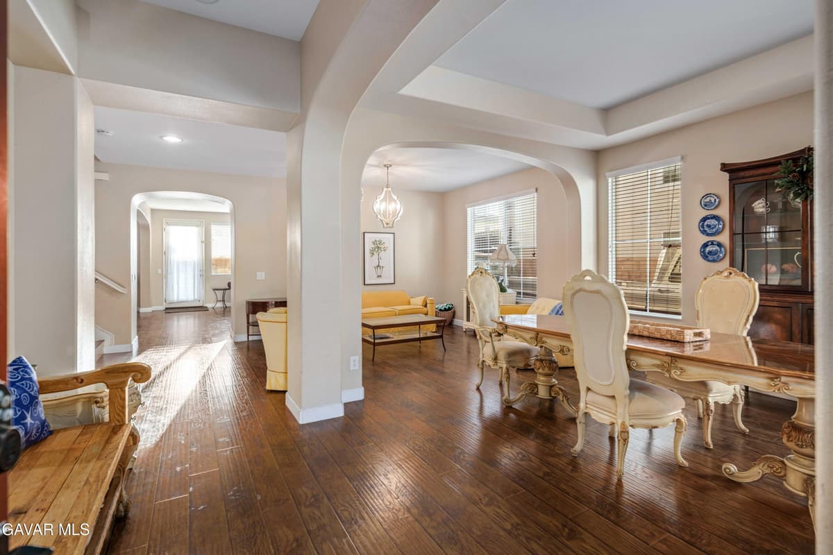 44123 W 47th Street — photo 7